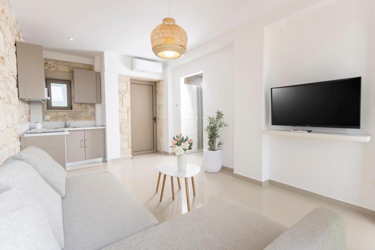 Anna Mare Luxury Apartments Afytos Dış mekan fotoğraf