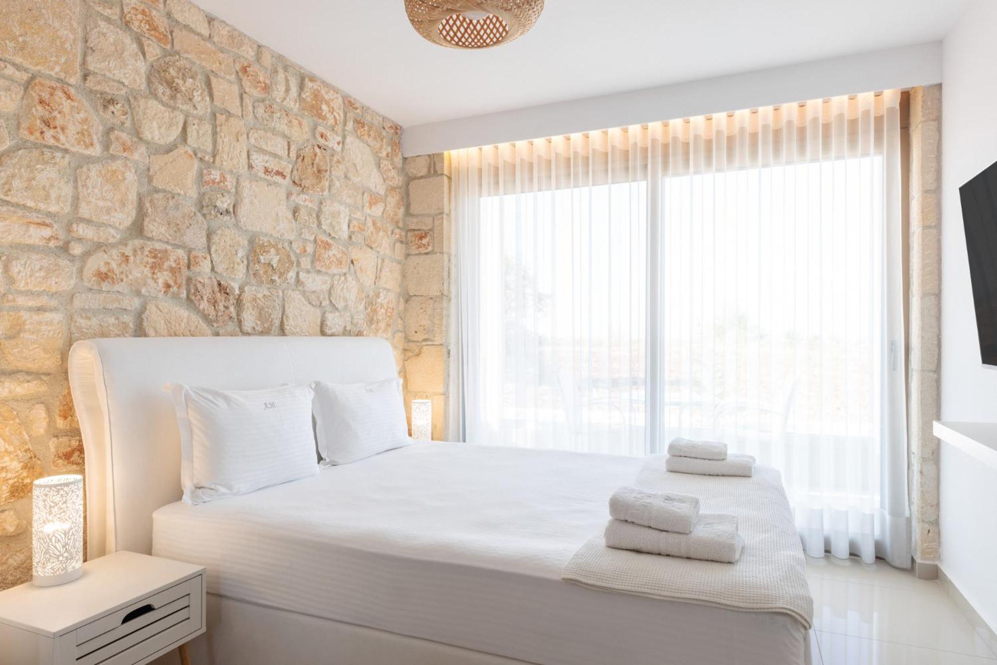 Anna Mare Luxury Apartments Afytos Oda fotoğraf