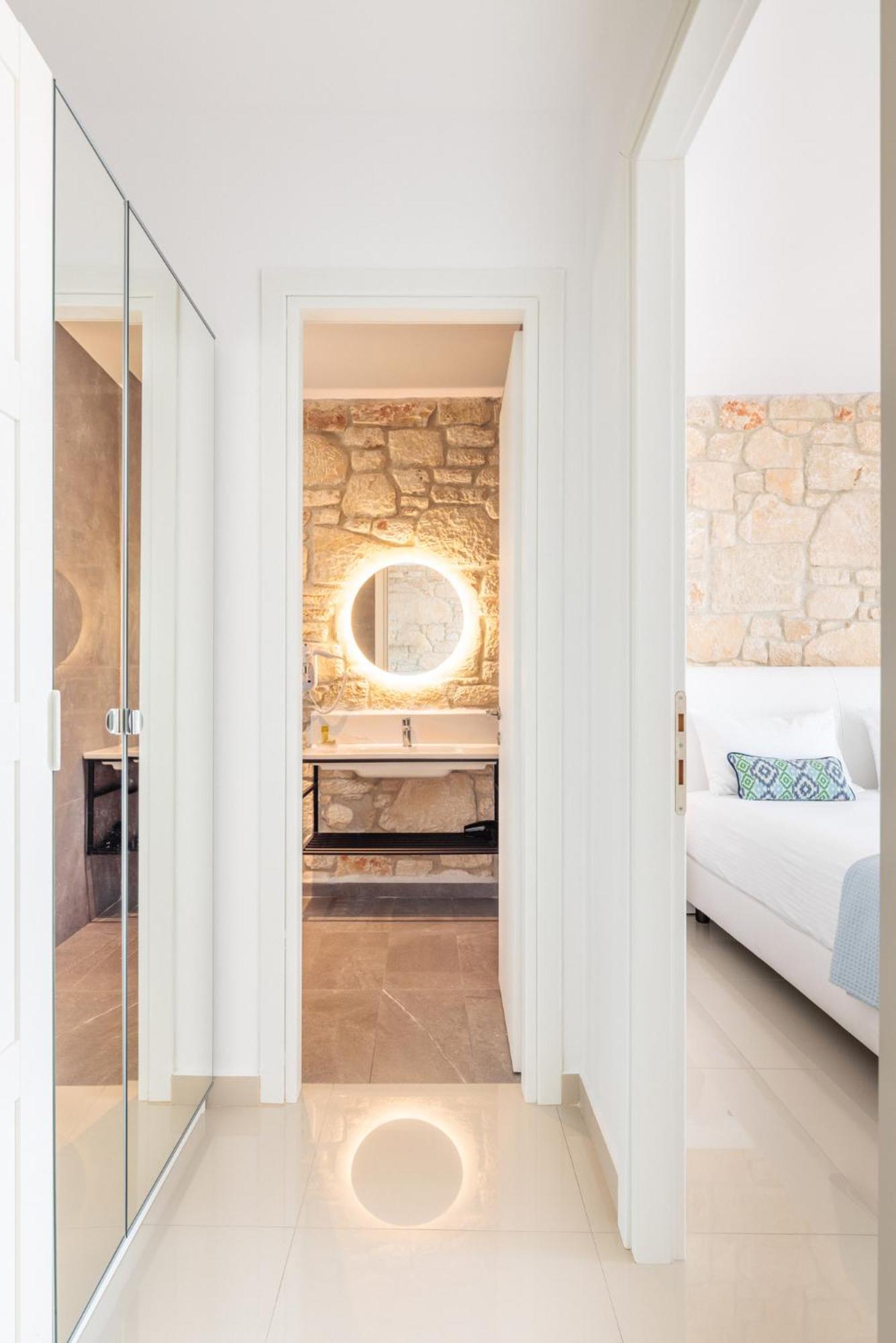 Anna Mare Luxury Apartments Afytos Oda fotoğraf
