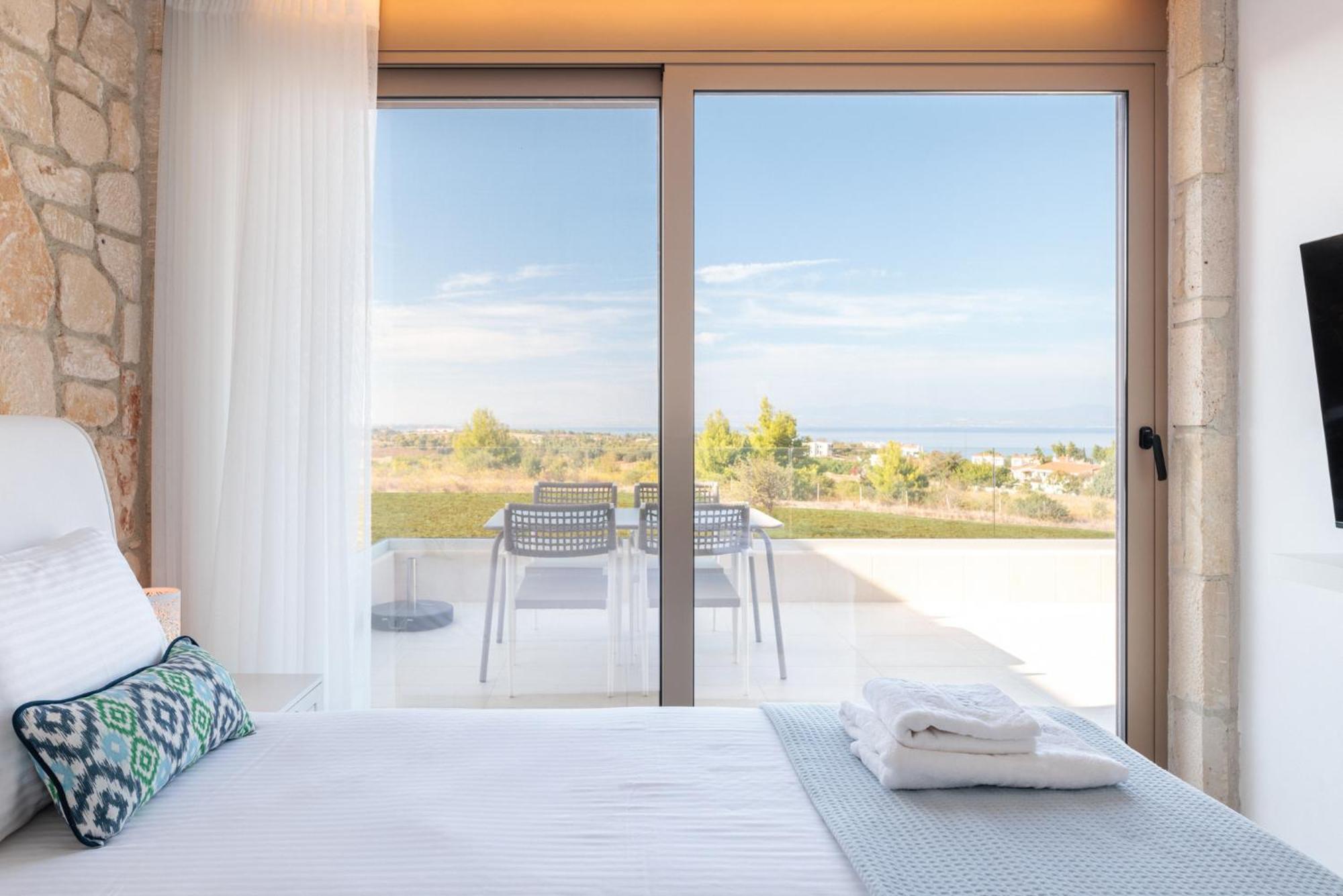 Anna Mare Luxury Apartments Afytos Oda fotoğraf